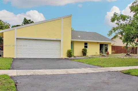 8251 NW 51st Ct