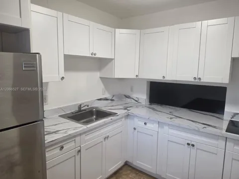 251 NE 187th St #803