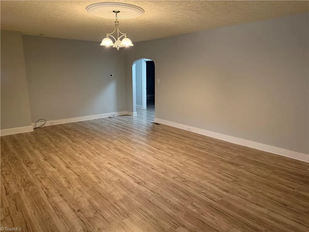 2313 Glenn Avenue Winston-Salem, NC 27105