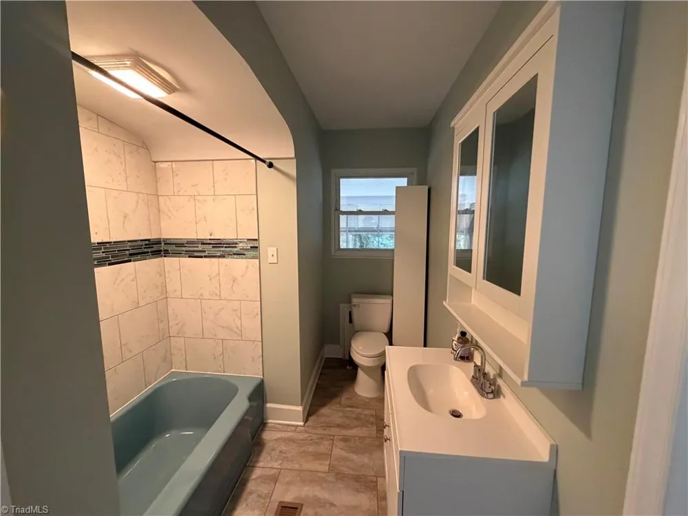 2313 Glenn Avenue Winston-Salem, NC 27105