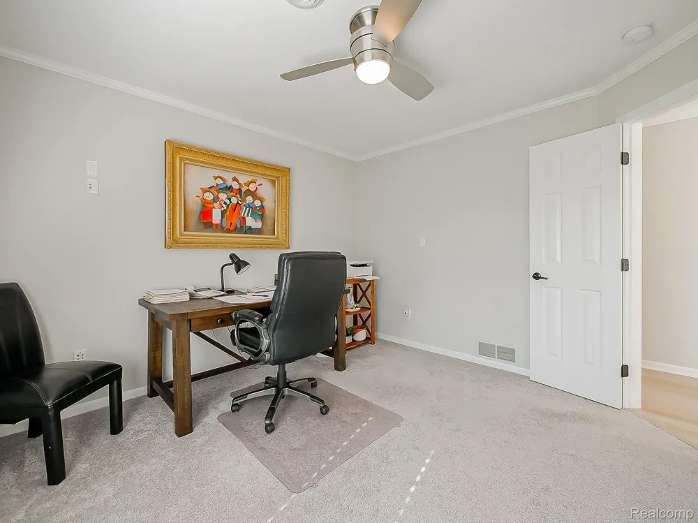 4977 Wavewood Drive Commerce Charter Township, MI 48382