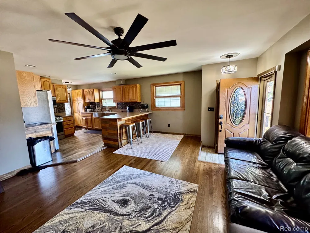 13093 EDISON STREET Southgate City, MI 48195