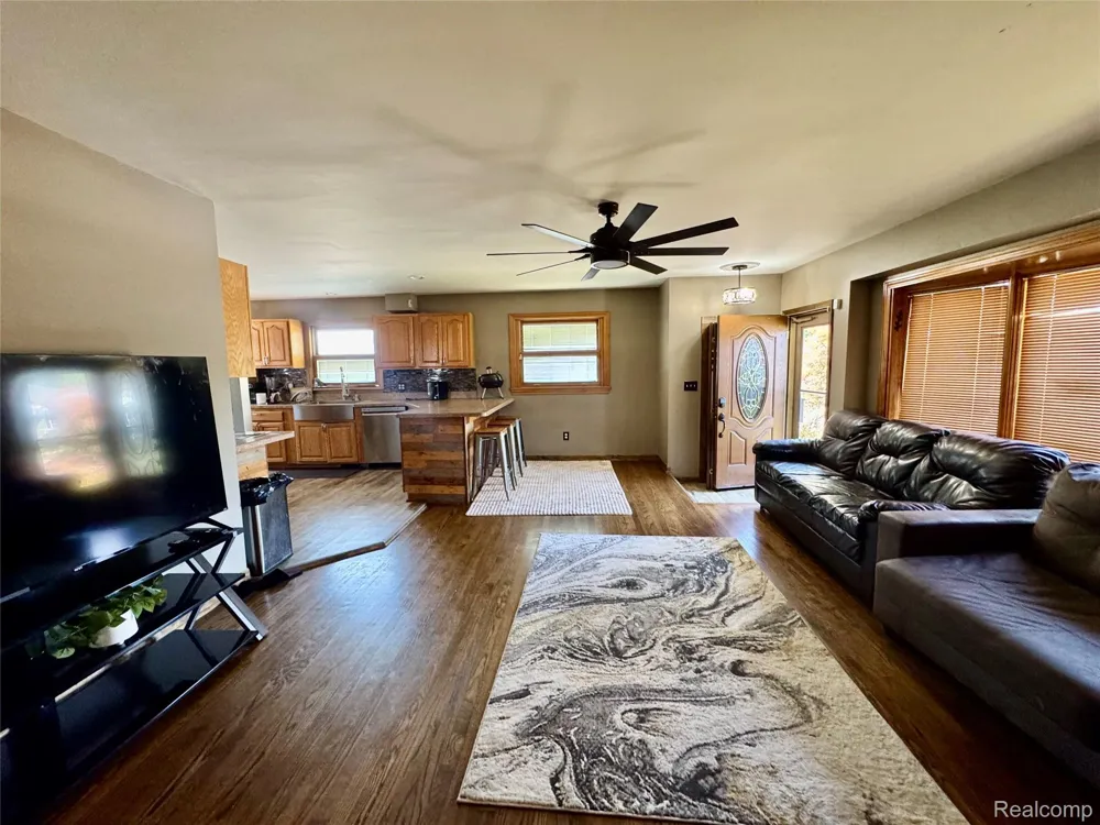 13093 EDISON STREET Southgate City, MI 48195