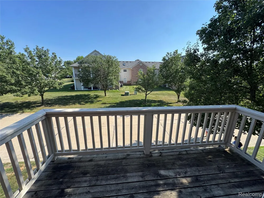 21083 Cooper Drive Macomb Township, MI 48044