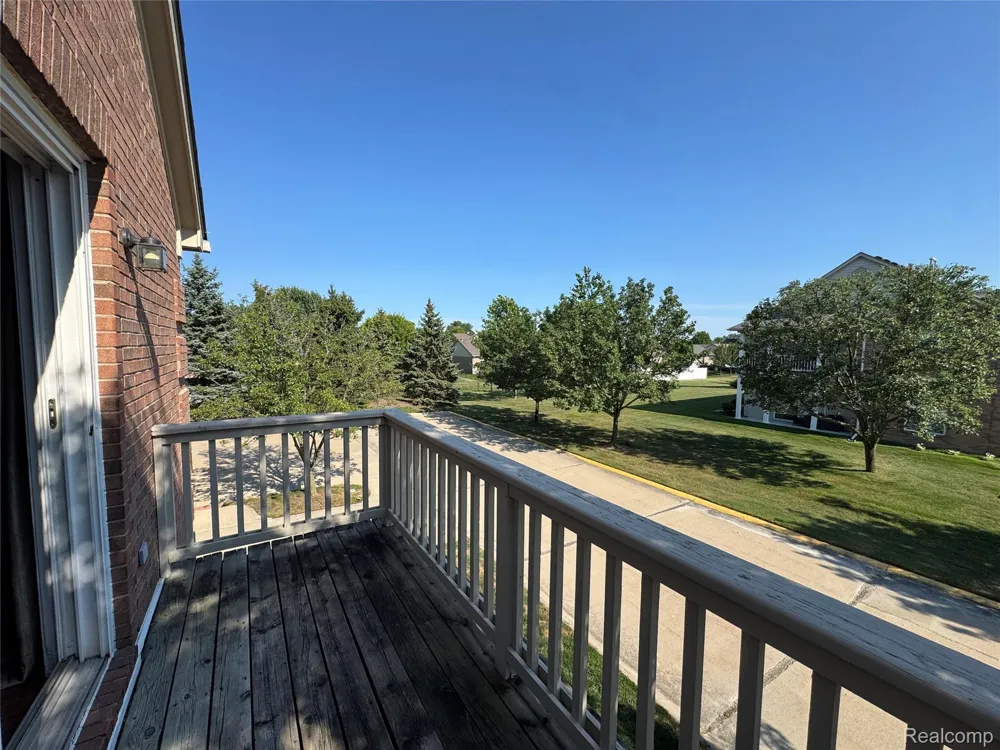 21083 Cooper Drive Macomb Township, MI 48044