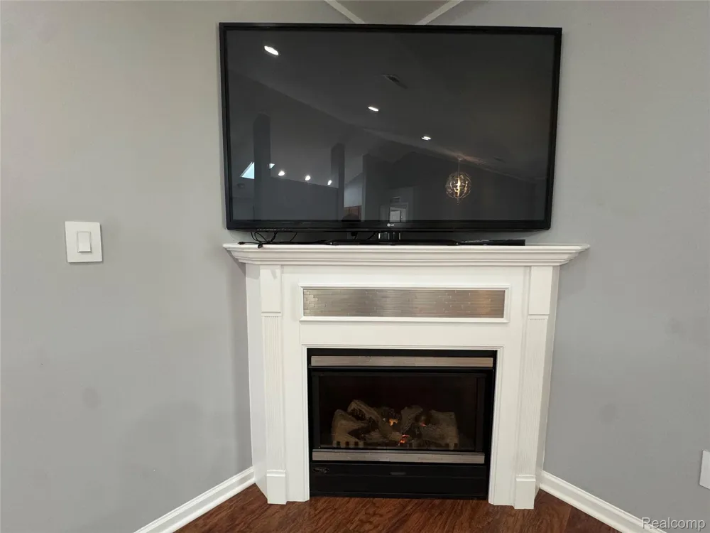21083 Cooper Drive Macomb Township, MI 48044