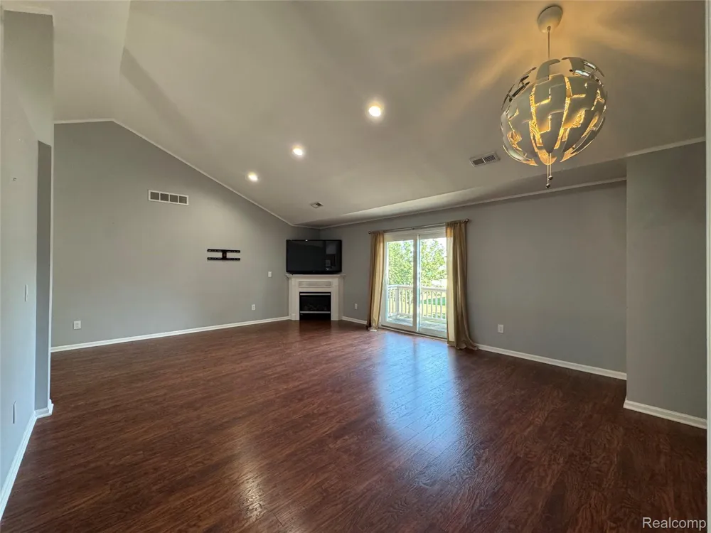 21083 Cooper Drive Macomb Township, MI 48044