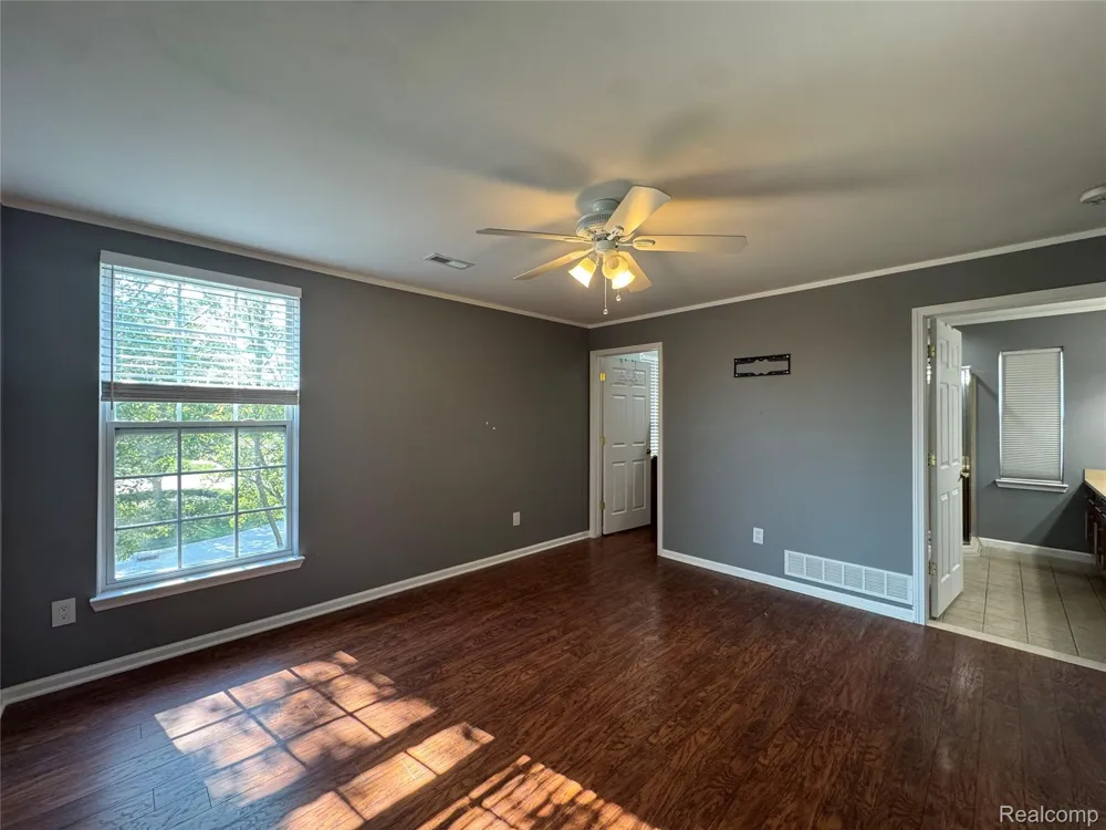 21083 Cooper Drive Macomb Township, MI 48044