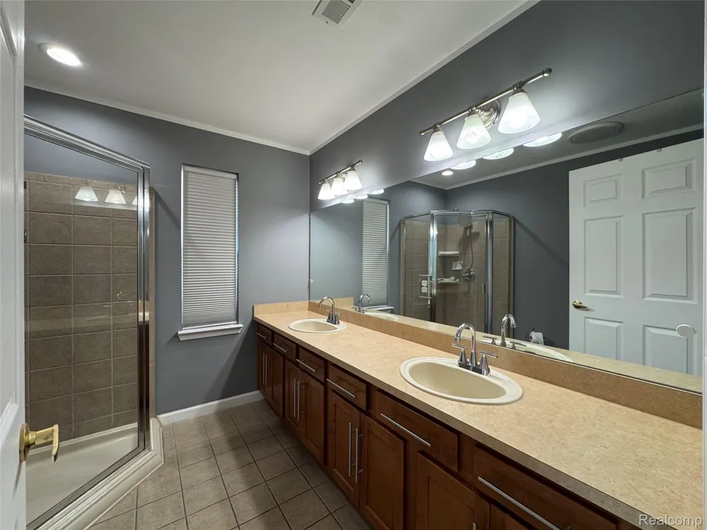 21083 Cooper Drive Macomb Township, MI 48044