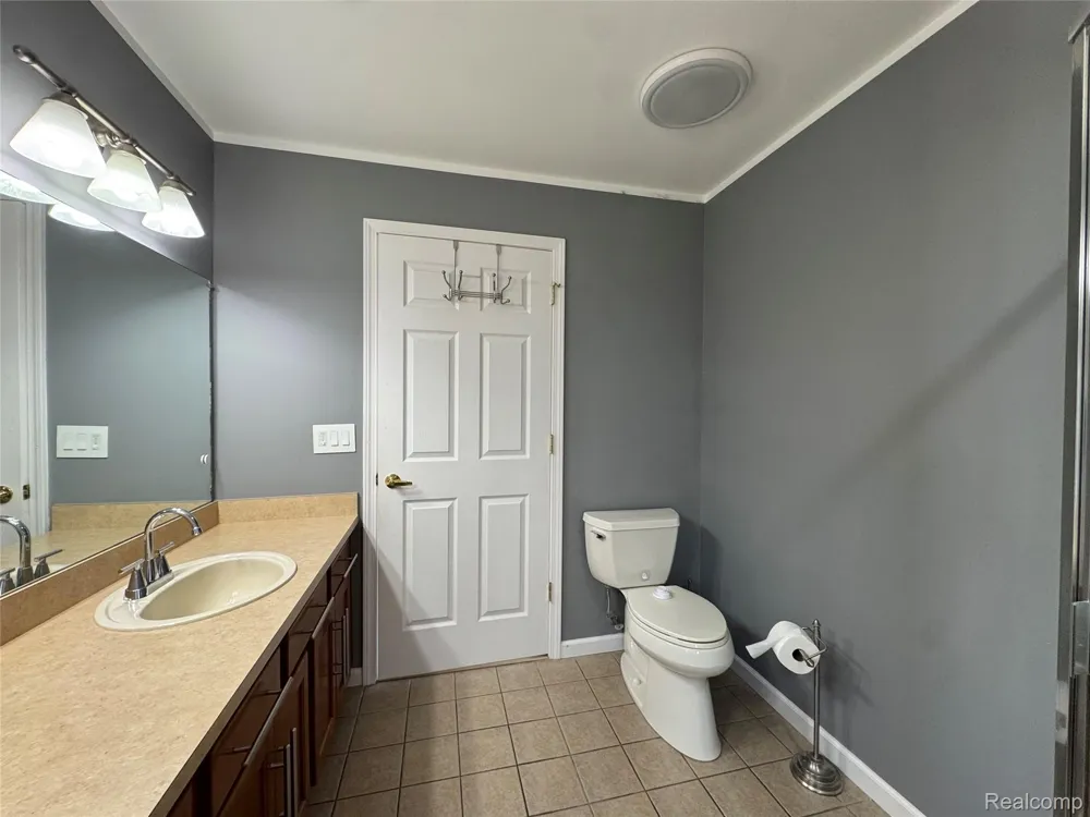 21083 Cooper Drive Macomb Township, MI 48044