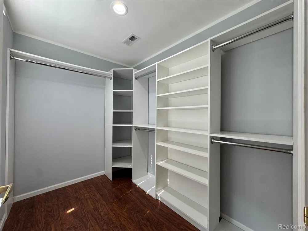 21083 Cooper Drive Macomb Township, MI 48044