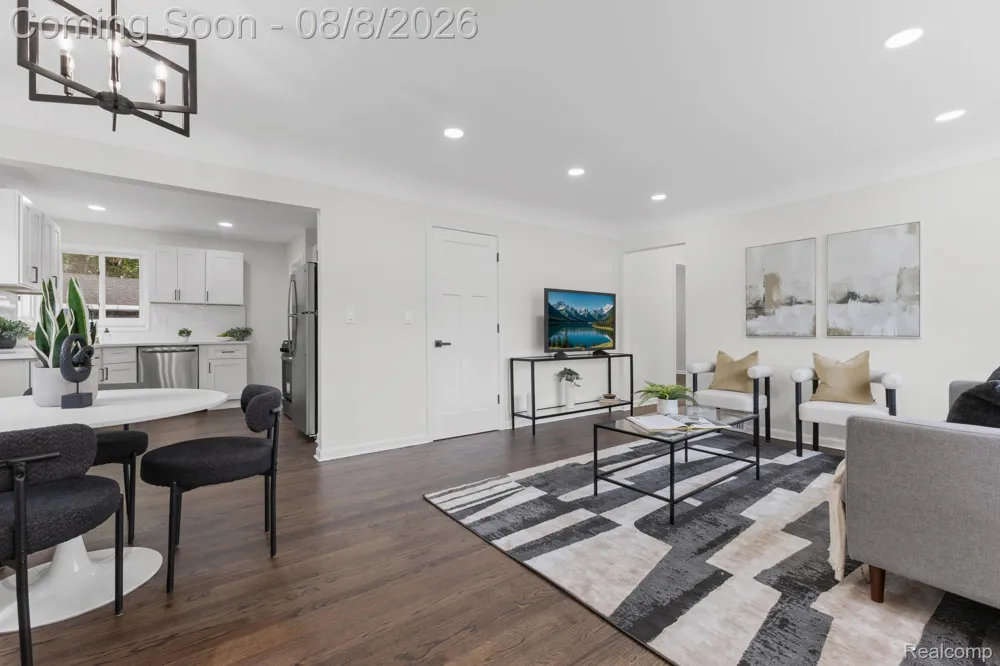 22121 Whitmore Street Oak Park City, MI 48237