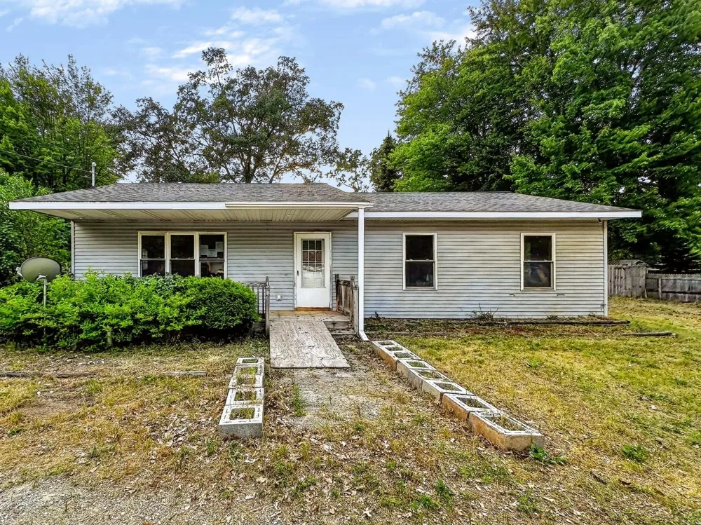 405 Maple Lincoln Township, MI 48632