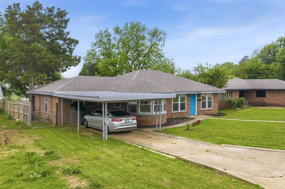 104 Miller Pauls Valley, OK 73075