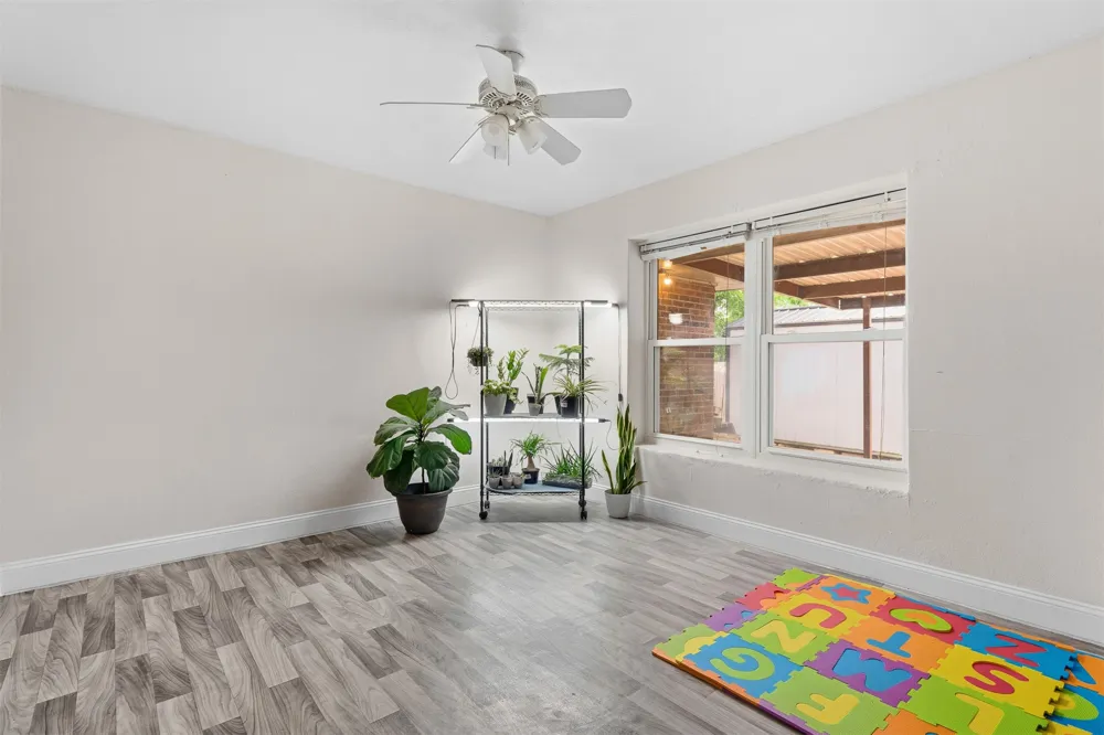 104 Miller Pauls Valley, OK 73075