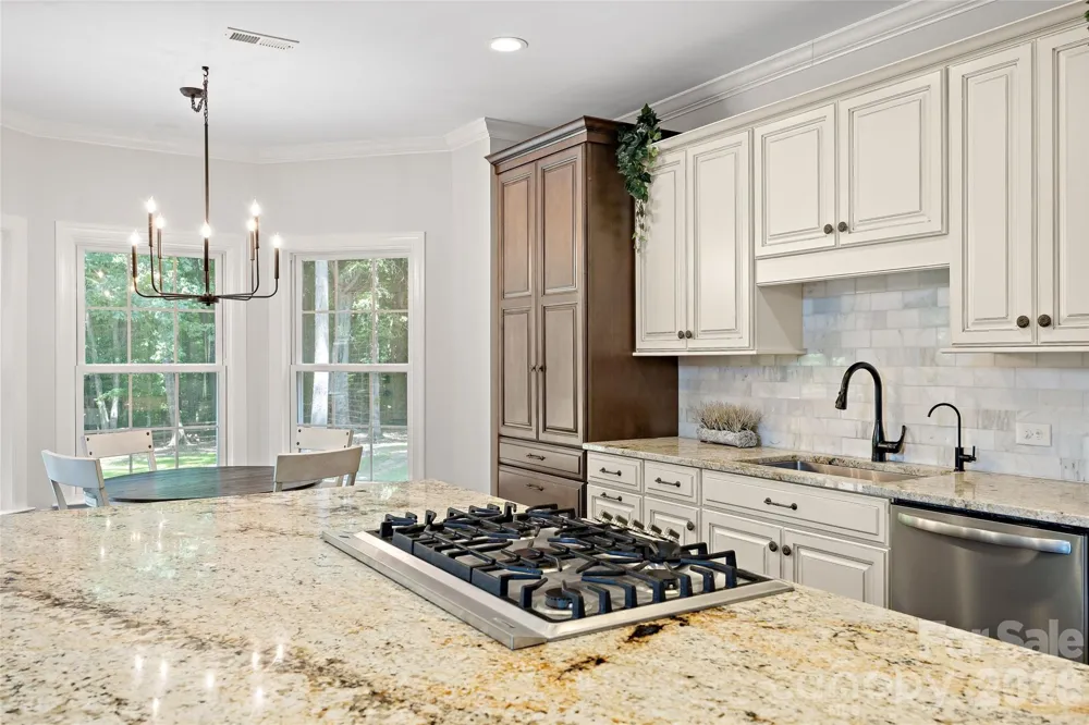 1607 Crestgate Drive Waxhaw, NC 28173