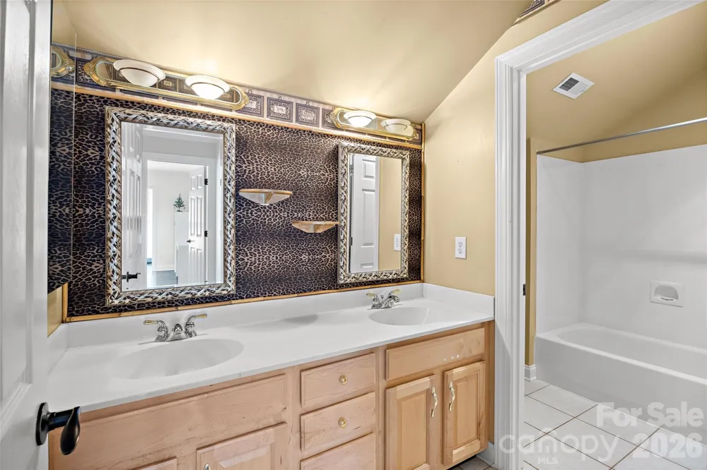1607 Crestgate Drive Waxhaw, NC 28173