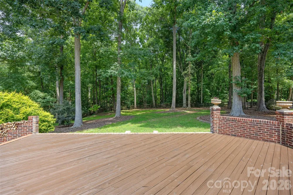 1607 Crestgate Drive Waxhaw, NC 28173