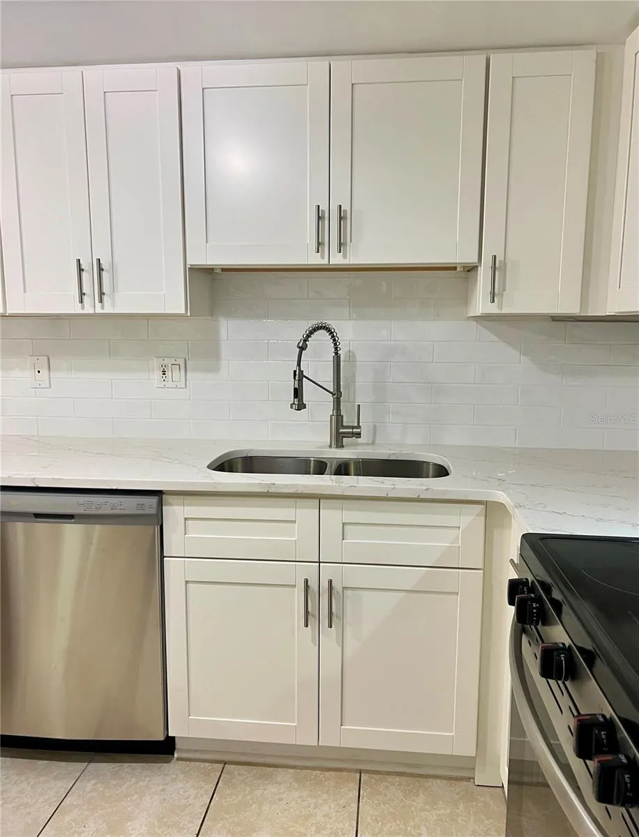 632 EDGEWATER DRIVE #139 Dunedin, FL 34698