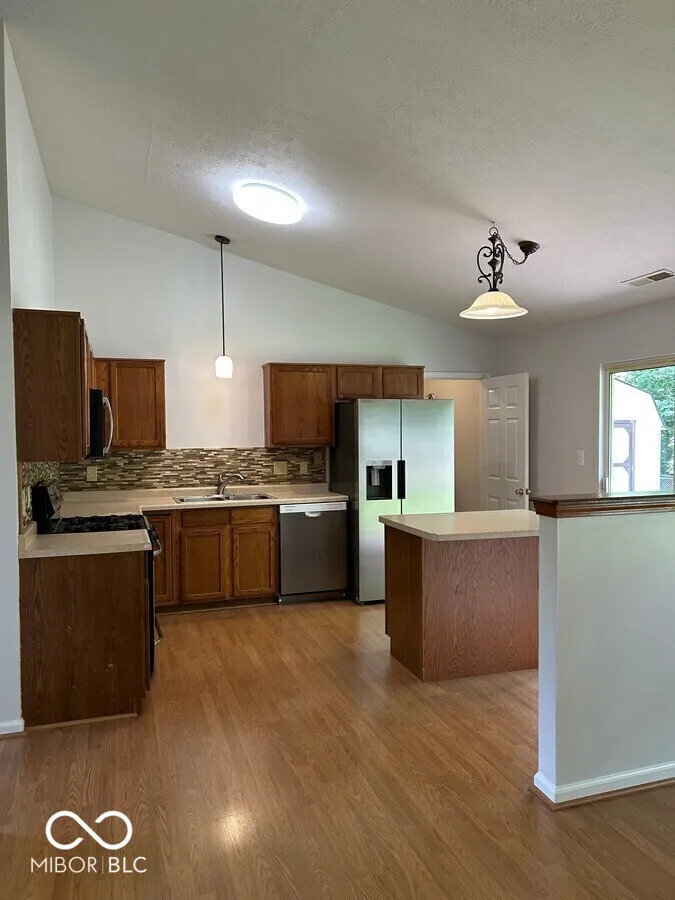 6438 Thistle Bend Avon, IN 46123