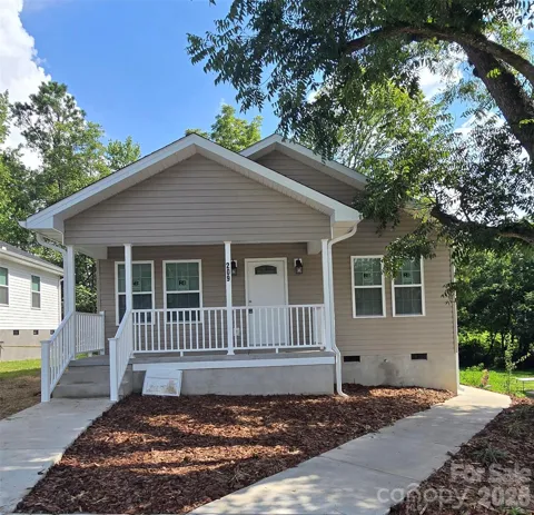 209 W Roswell Street