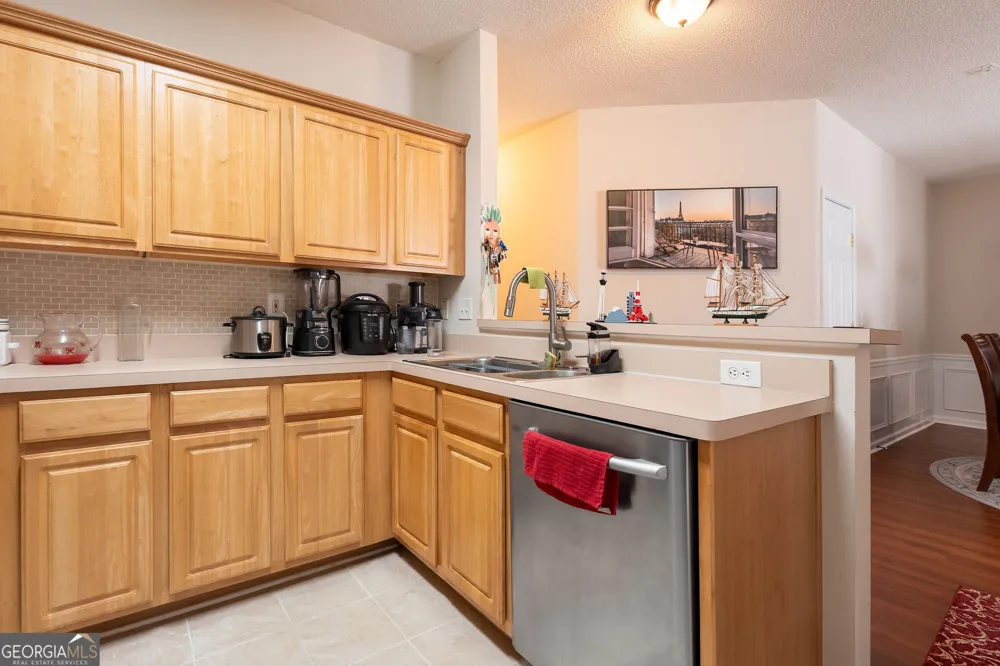 136 Camry LN Grayson, GA 30017