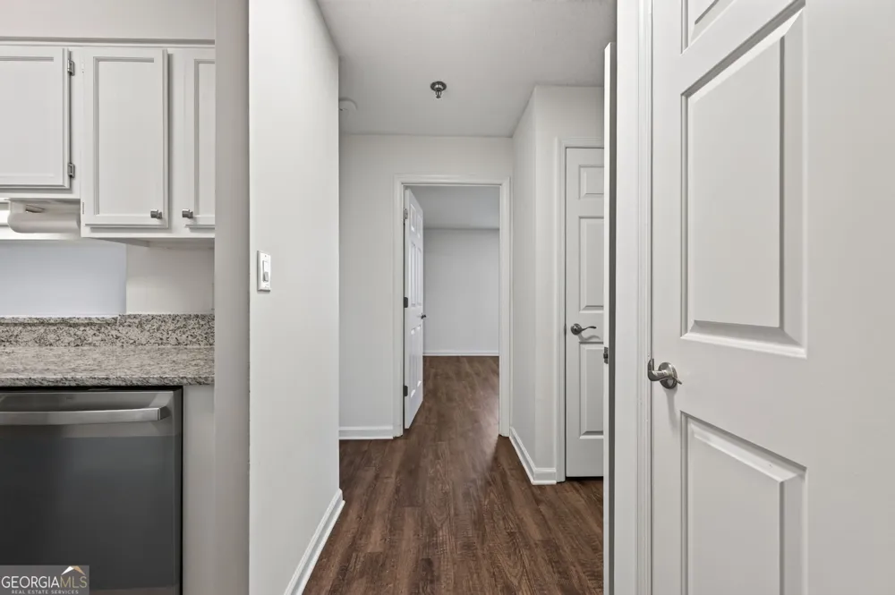 300 Johnson Ferry RD NE Sandy Springs, GA 30328