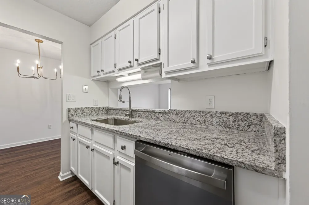 300 Johnson Ferry RD NE Sandy Springs, GA 30328