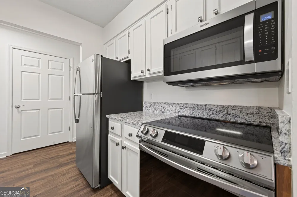 300 Johnson Ferry RD NE Sandy Springs, GA 30328