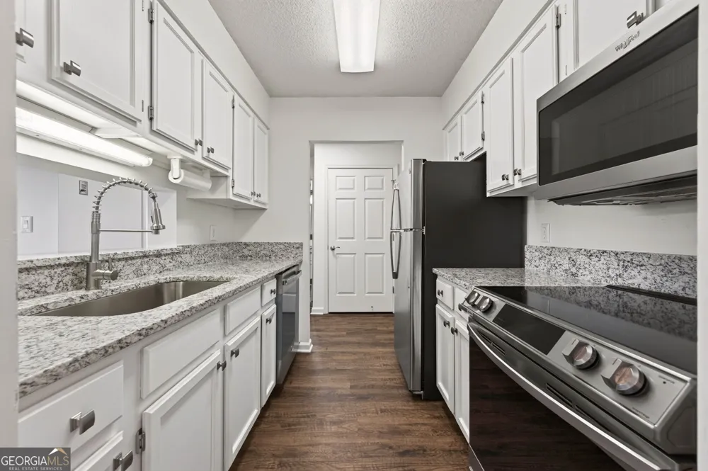 300 Johnson Ferry RD NE Sandy Springs, GA 30328