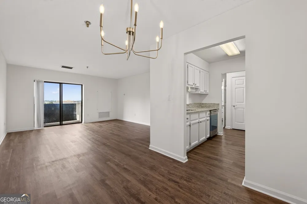 300 Johnson Ferry RD NE Sandy Springs, GA 30328
