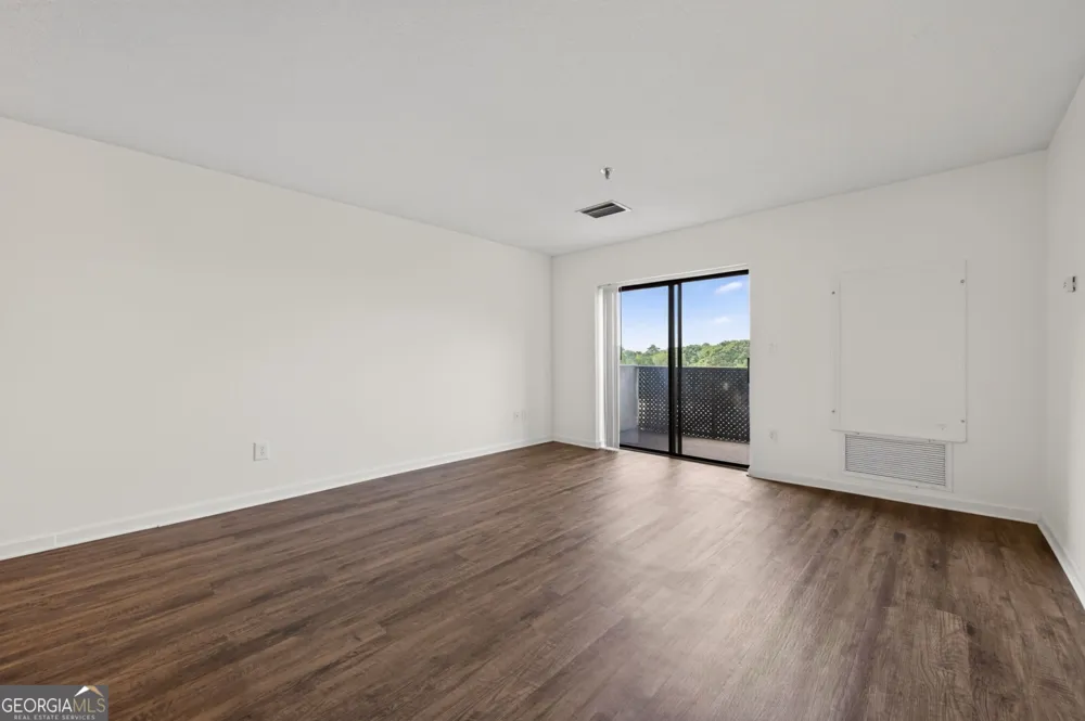 300 Johnson Ferry RD NE Sandy Springs, GA 30328