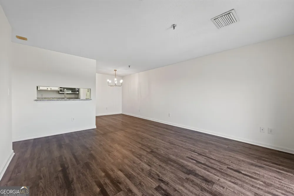 300 Johnson Ferry RD NE Sandy Springs, GA 30328