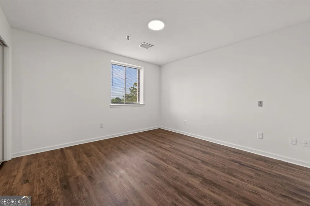 300 Johnson Ferry RD NE Sandy Springs, GA 30328