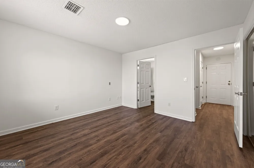 300 Johnson Ferry RD NE Sandy Springs, GA 30328