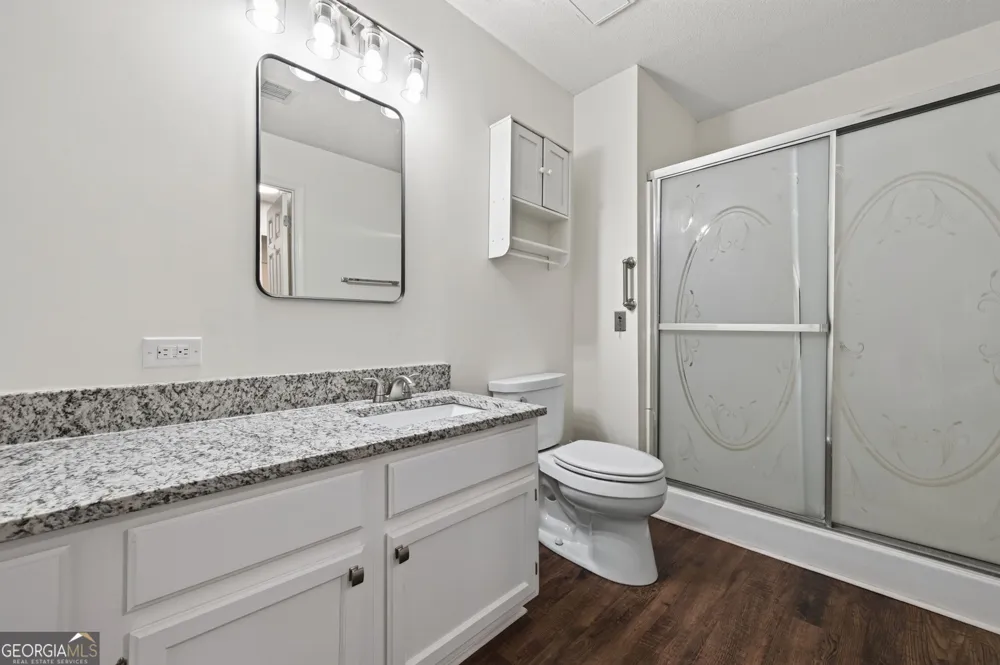 300 Johnson Ferry RD NE Sandy Springs, GA 30328