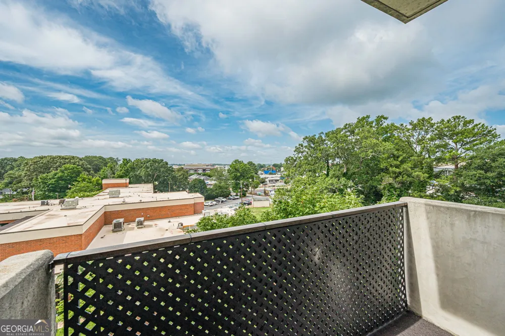 300 Johnson Ferry RD NE Sandy Springs, GA 30328