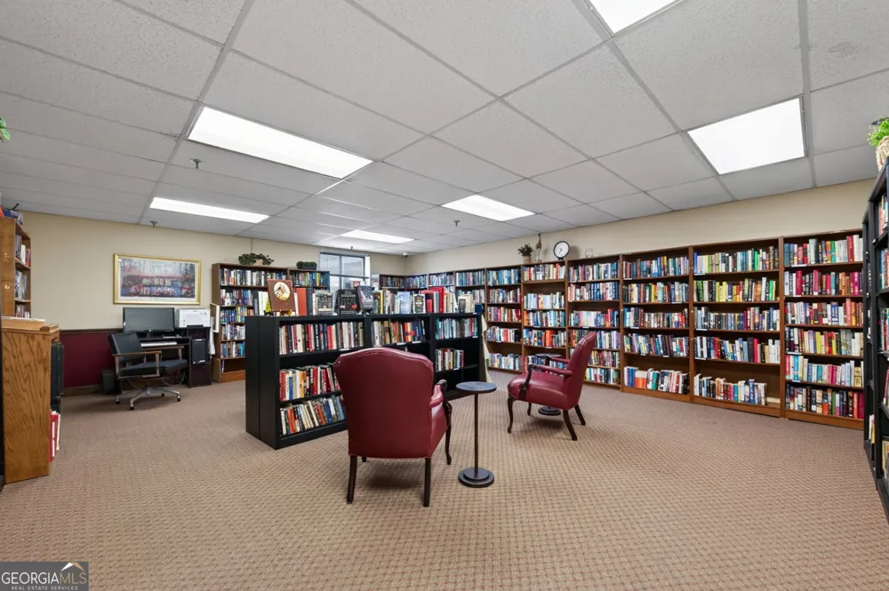 300 Johnson Ferry RD NE Sandy Springs, GA 30328