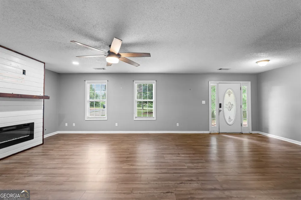1141 Old 41 HWY Milner, GA 30257