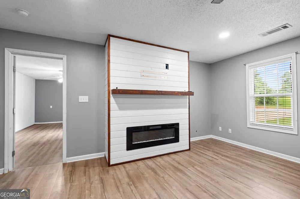 1141 Old 41 HWY Milner, GA 30257