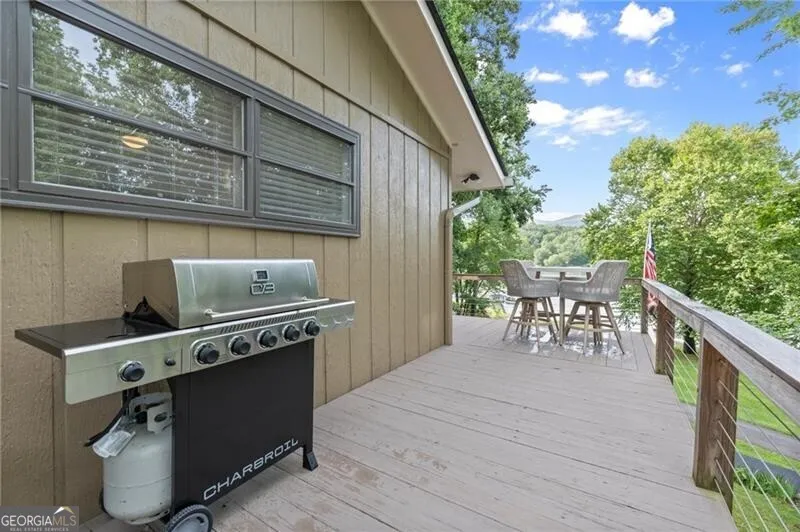3755 Woods Creek DR Young Harris, GA 30582