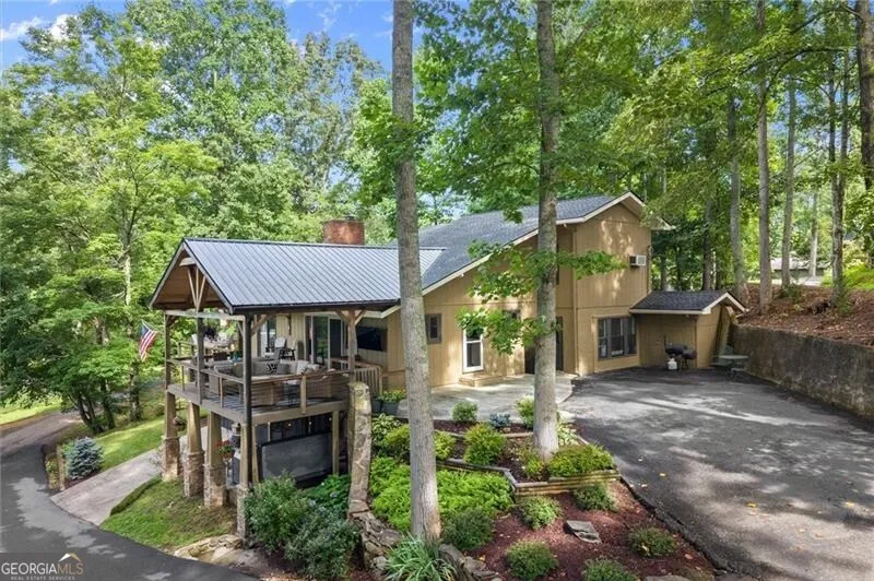 3755 Woods Creek DR Young Harris, GA 30582