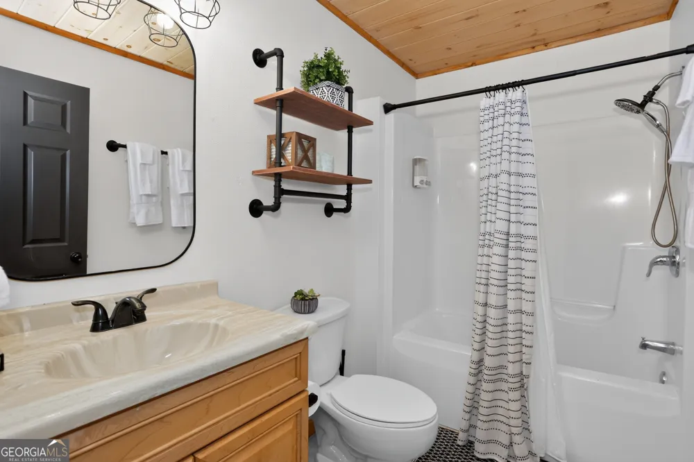 333 Bent Wood LN Blue Ridge, GA 30513