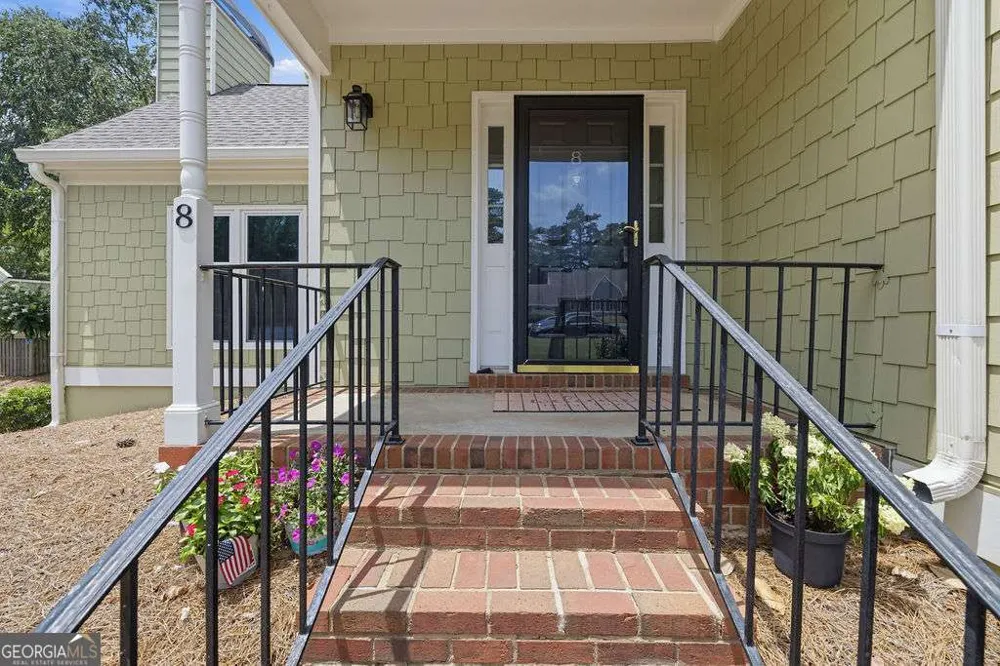 8 Vernon Glen CT Sandy Springs, GA 30338