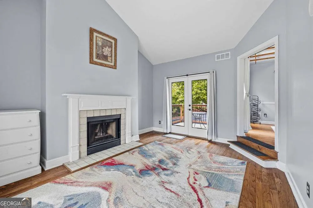 8 Vernon Glen CT Sandy Springs, GA 30338