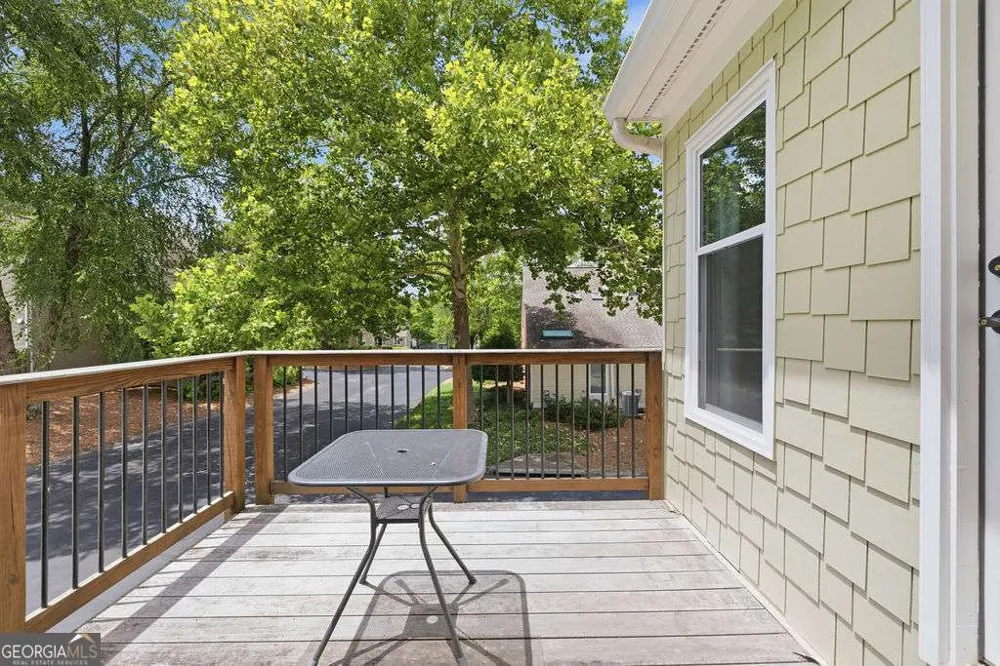 8 Vernon Glen CT Sandy Springs, GA 30338