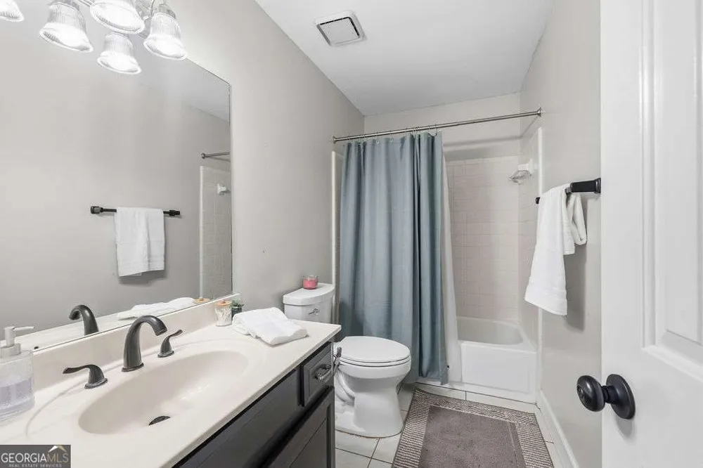 8 Vernon Glen CT Sandy Springs, GA 30338
