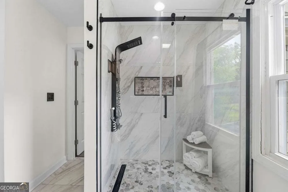 8 Vernon Glen CT Sandy Springs, GA 30338