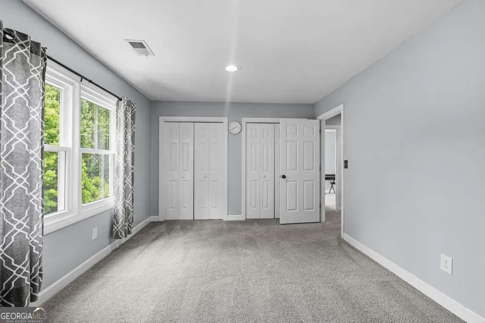 8 Vernon Glen CT Sandy Springs, GA 30338