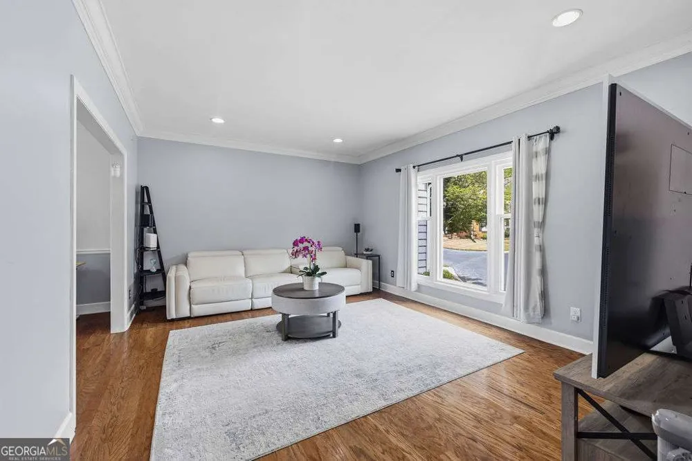 8 Vernon Glen CT Sandy Springs, GA 30338